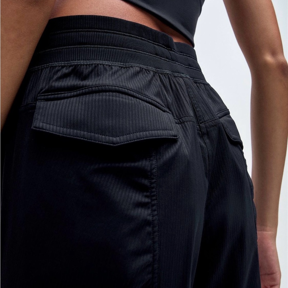 Lululemon Relaxed Fit Black Dance Studio Cargo Joggers S - Picture 6 of 13